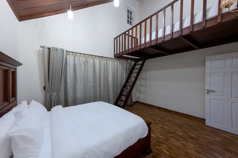 Room 2, Petals Luxury Homestay, The Nilgiris