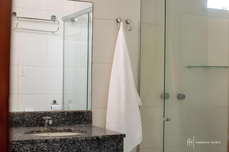 Bathroom 4, Rede Andrade Hangar, Belém
