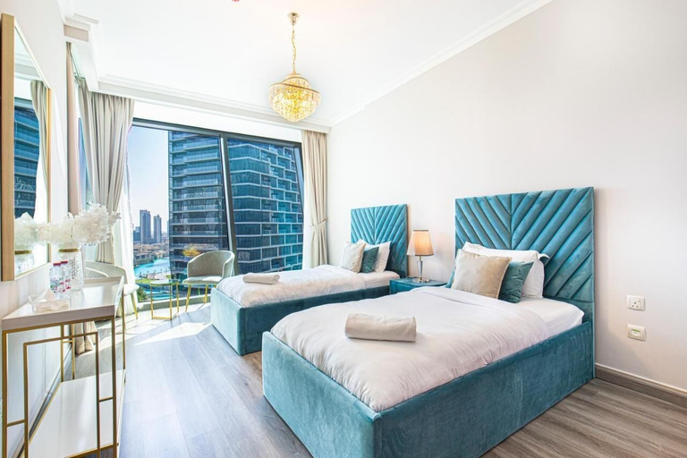 Room 2, 4BR High-Rise Burj & Fountain View, Dubai