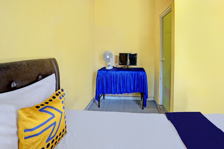 Room 5, SPOT ON 92475 Rc Homestay Syariah, Banyuwangi