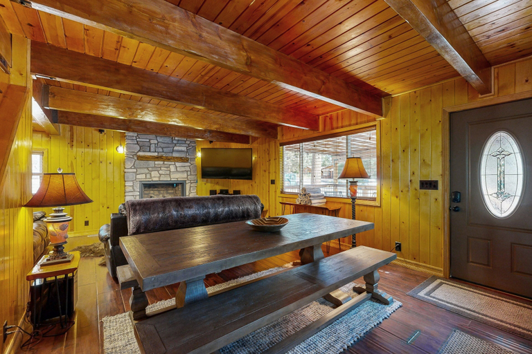 Interior 4, Primrose Cabin #709, San Bernardino