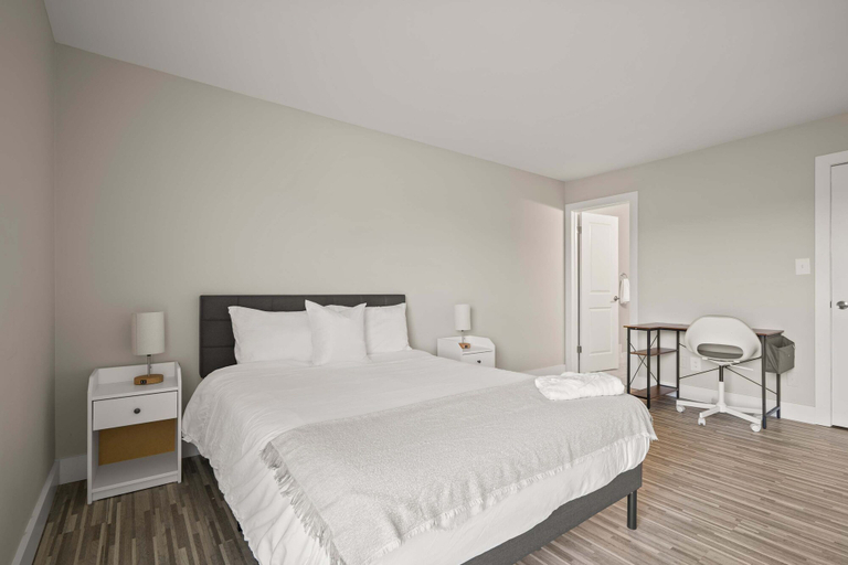Room 2, Relaxing 2BR 2BA Unit in the City, Oakland