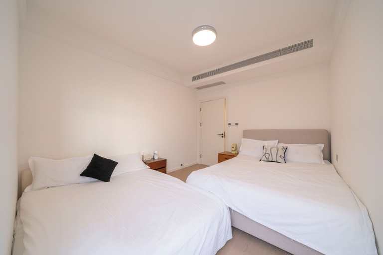 Room 4, Zhome-Near Nanjing Road, Shanghai