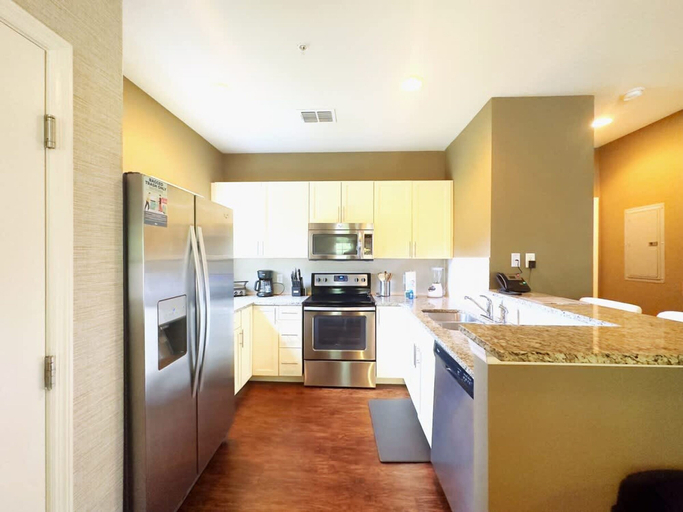 Private kitchen, 4Bd Minions Themed Home Near Disney Sleeps 10, Osceola
