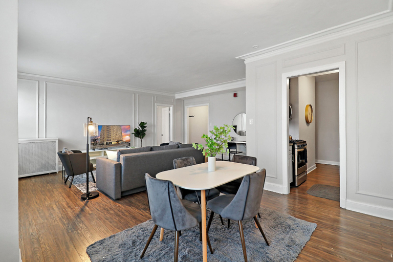 Dining room 4, 2BR Spacious Apt - BS 605, Cook