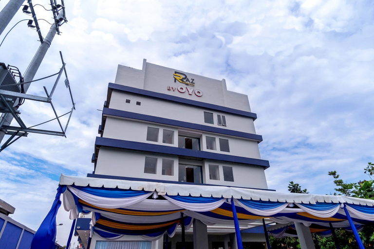 Exterior 5, OYO 94746 Raz Residence, Medan