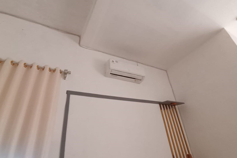 Room 5, Hotel O Seven Secrets Syariah, Sleman