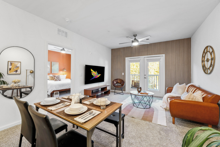Living area 4, Luxurious Apartments - Pool Gym Bikes, Nassau
