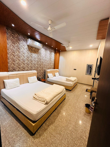 Room 5, Hotel Shree Shyam Khatushyamji, Sikar