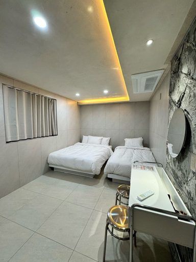 Room 2, song stay, Dangjin