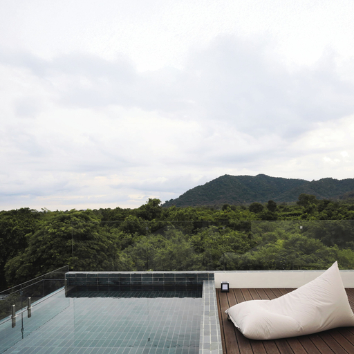 Rooftop pool, Serene Vita Retreat, Kaeb