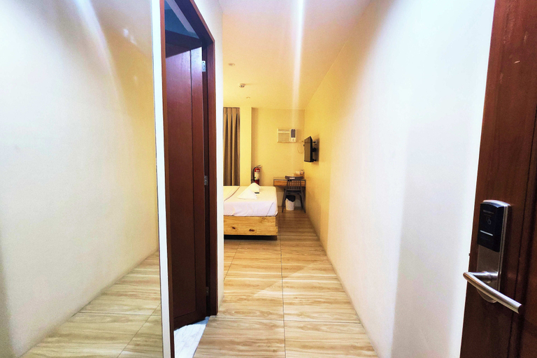 Room 4, DLT Suites Cebu powered by Cocotel, Minglanilla