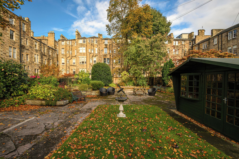 Front of property 5, Elegant 3-Bedroom Flat in West End, Edinburgh