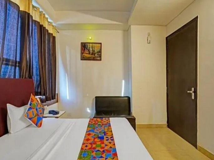 Room 2, Hotel Vasundhara Grand, Gautam Buddha Nagar