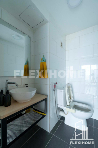 Bathroom 2, 1-5 guests,Duplex,Empire City-Damansara-Flexihome, Petaling Jaya