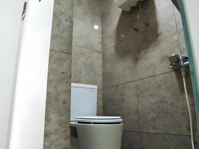 Bathroom 5, DS Residences Siliwangi, Semarang