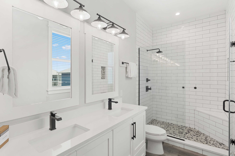 Interior 2, Gulf Views, Pool, Rooftop Lounge & Private Beach Heavenly Day by Avantstay, Bay