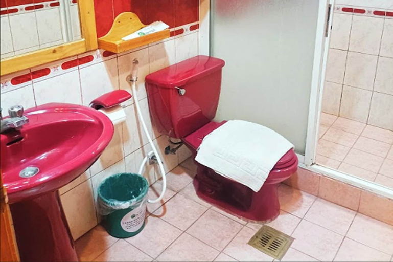 Bathroom 5, Ridgewood Hotel Baguio Near The Mansion, Baguio City