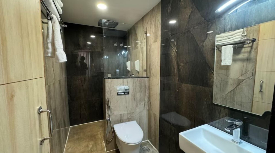 Bathroom, HOTEL TIME SQUARE, Thanjavur