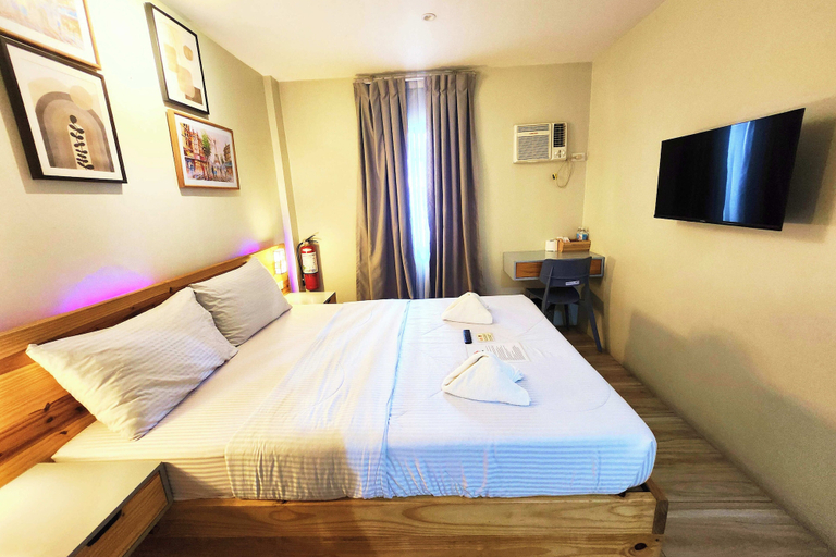 Room 2, DLT Suites Cebu powered by Cocotel, Minglanilla