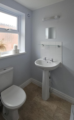 Bathroom 2, The Denville Hotel, Blackpool