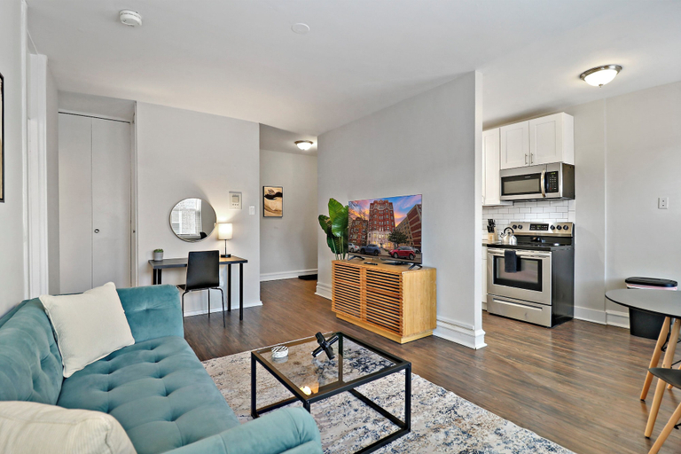 Living area 4, Lively 1BR - Kenwood 408, Cook