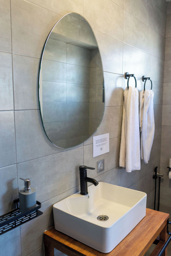Bathroom 4, Hotel Naka, Diana