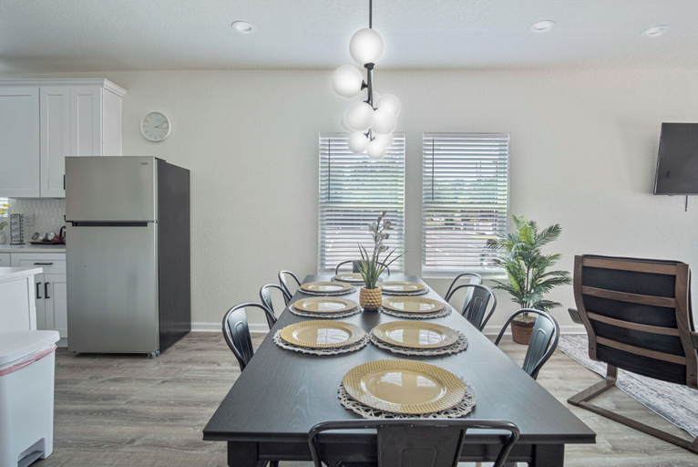 Interior 2, Generous 5br/3ba Haven Close to Alamo & Riverwalk!, Bexar