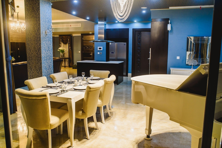 Food & Drinks 5, Luxury Apartment at AYANA Residences, Badung