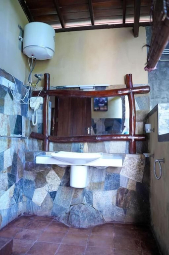 Bathroom 3, Tappers' Village Nature Resort, Kiriella
