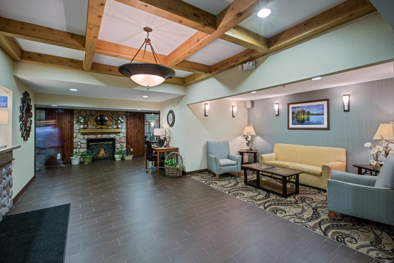Public Area 3, White Pine Lodge, Cattaraugus