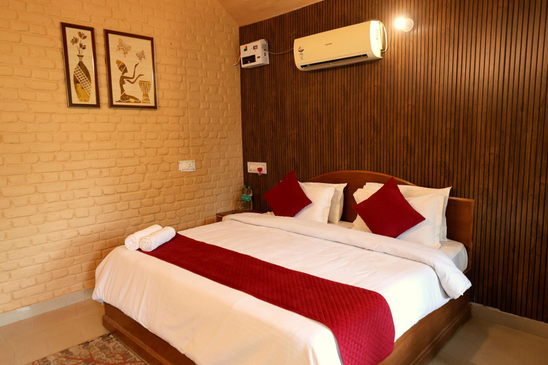 Room 4, Aranya Resort & Suites By Shivaneel, Nainital