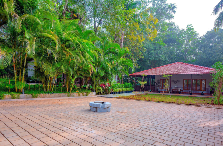 Front of property 2, Deepwoodz Homestay by Z Vacations, Chikmagalur