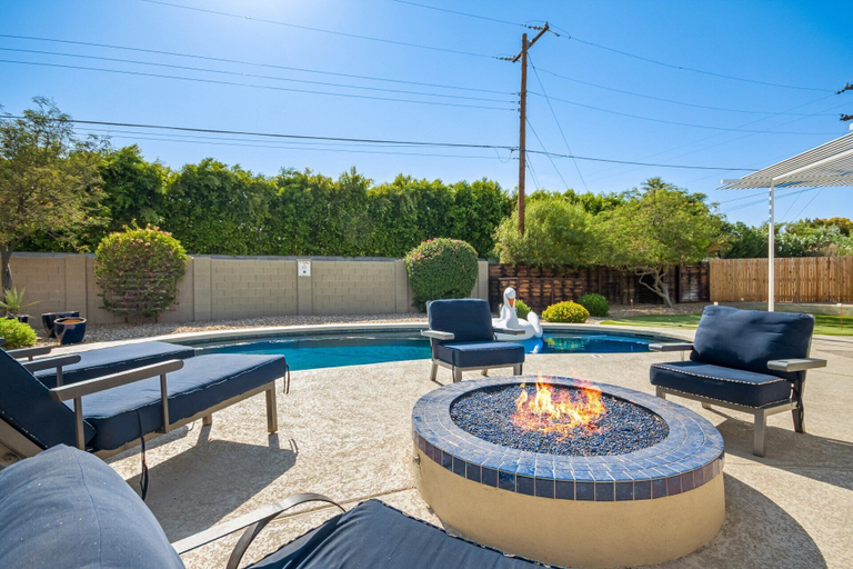 Interior 2, Mountain Serenity-pool & Putting Green-in Old Town, Maricopa