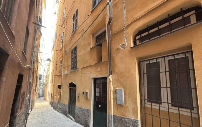 Exterior, Rosa Homes THE YELLOW, Genova