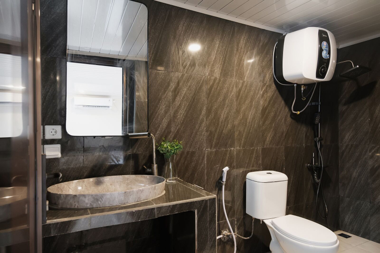 Bathroom 3, Calma Resort at Megamendung, Bogor, Bogor