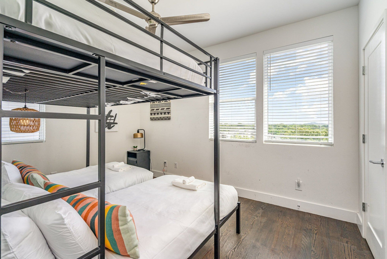Interior 2, Jade - Private Patio and Balcony - Near Germantown, Davidson