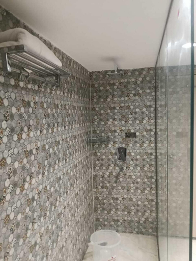 Bathroom 5, MOHANS INN, Hardwar