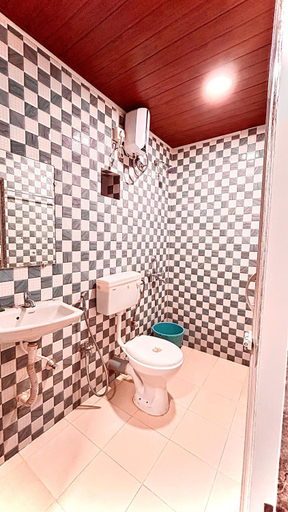 Bathroom, Marina Guest House, North Goa