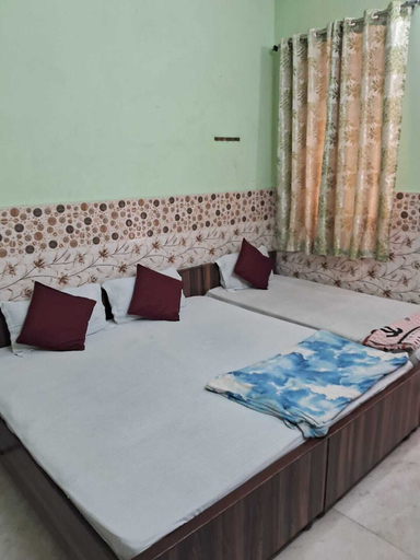 Room 5, Maa Saraswati Atithi Bhavan, Mathura