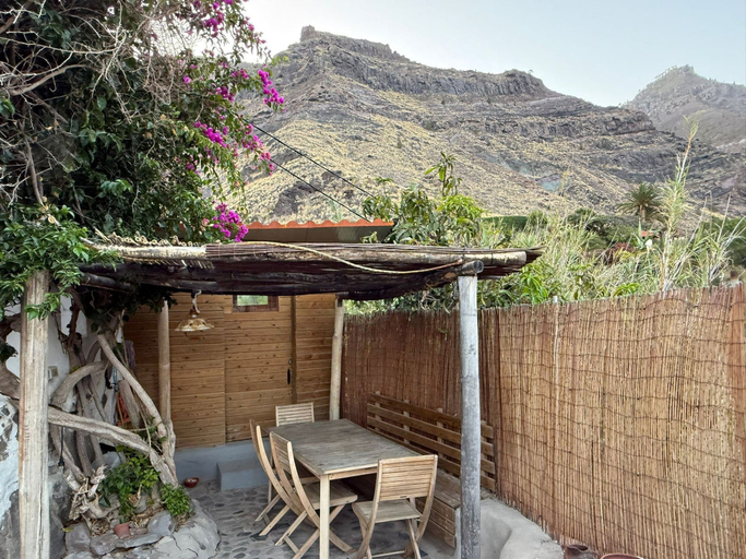 Room 2, 4BR Heaven Close to Nature and Ocean in Quiet Setting, Las Palmas