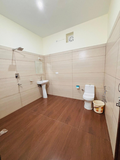 Bathroom 3, Jim Corbett Guest House, Nainital