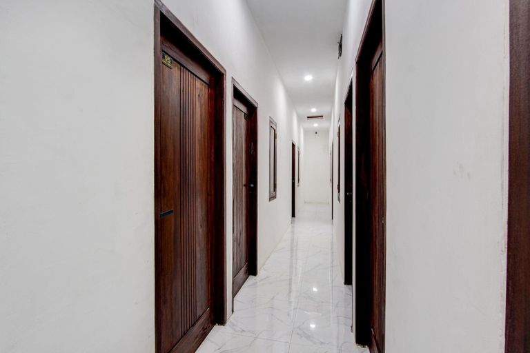 Lobby 3, Capital O Barra Residence, Pekalongan