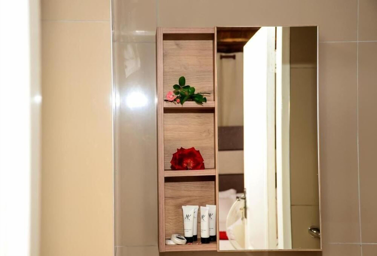 Bathroom 5, Novus Guest House, City of Tshwane