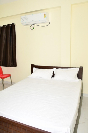 Room 2, SRI NAVANEETHA KRISHNA MAHAL & RESIDENCY, Theni