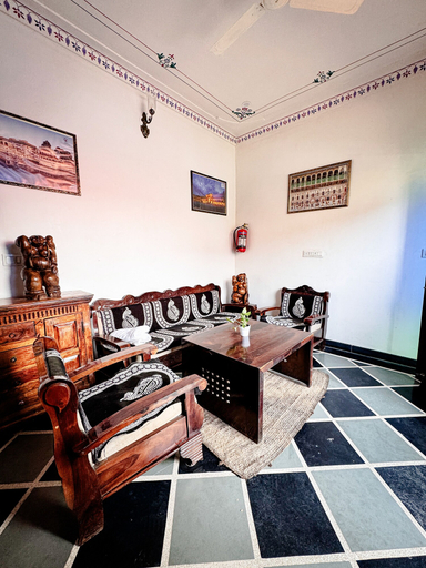 Lobby sitting area 5, Hotel Kanak Niwas, Udaipur