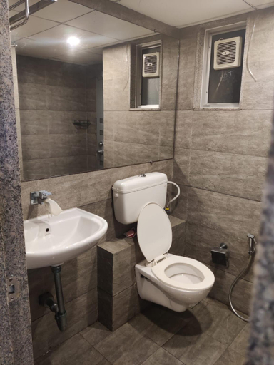 Bathroom 2, SK STAYS , Surat