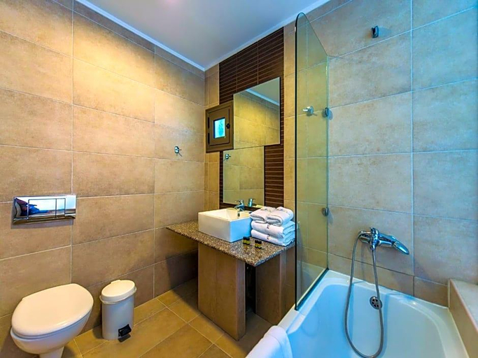 Bathroom 5, Flegra Palace, Central Macedonia