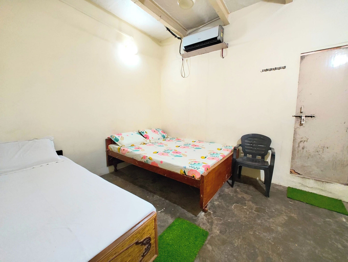 Room 2, Hotel Shanti Guest House Varanasi, Varanasi