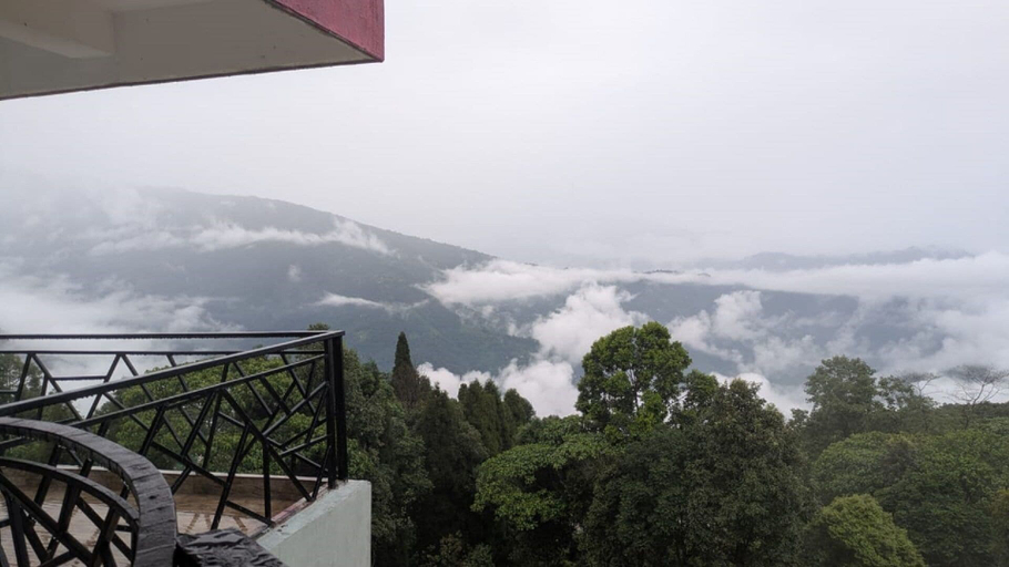 View from property 5, Rupsadeya Homestay Sittong, Darjiling